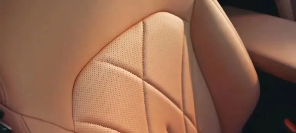 十万级家轿市场又添新将,吉利银河L6 EM-i来