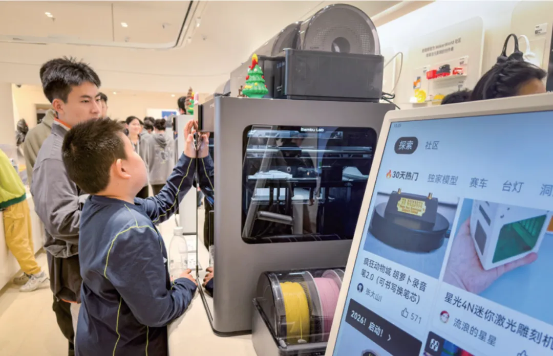 这届中国AI硬件创业者,正在撬动全球市场|《财经》封面