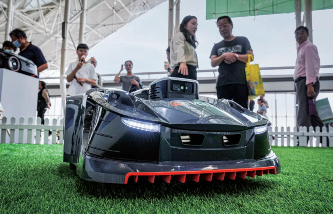 这届中国AI硬件创业者,正在撬动全球市场|《财经》封面