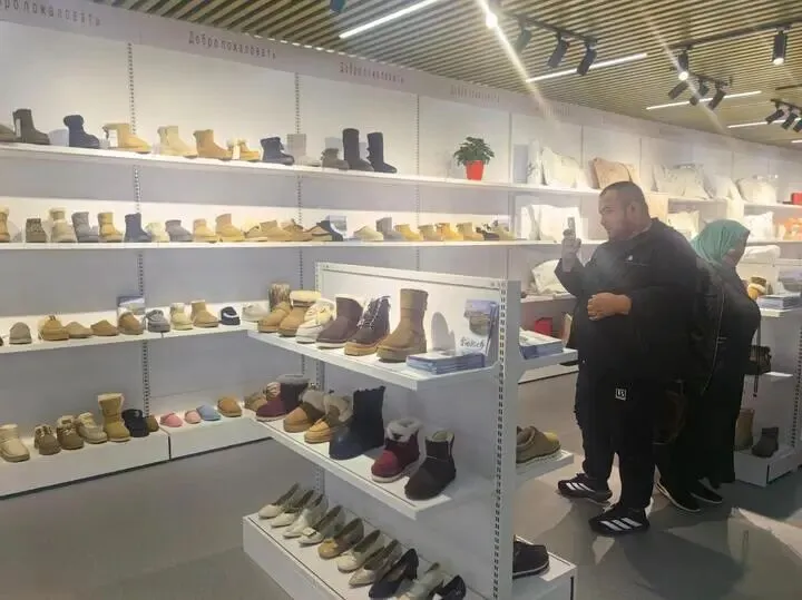 借“丝路”东风 拓中亚市场 高桥雪地靴亮相江苏工厂(亚欧)联合展销中心
