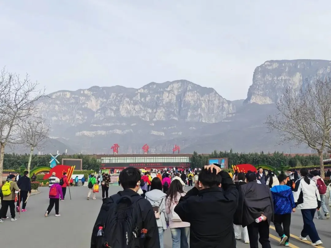 春日出逃计划|计算机技术协会云台山春游圆满收官,一起邂逅山水与浪漫!