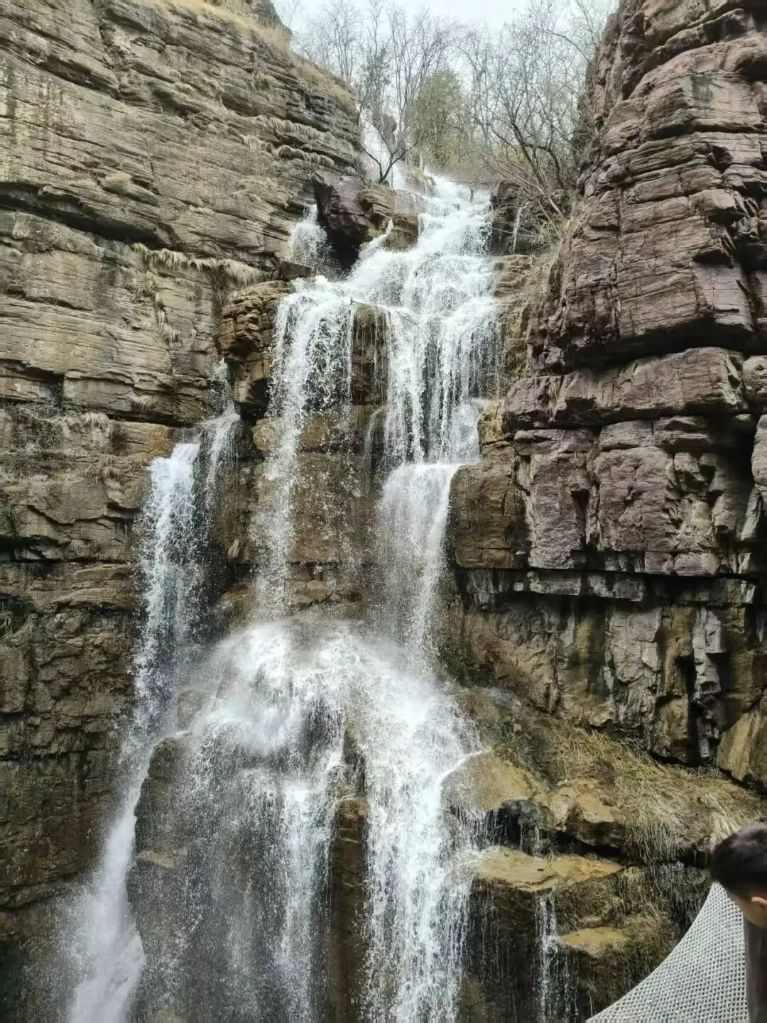 春日出逃计划|计算机技术协会云台山春游圆满收官,一起邂逅山水与浪漫!
