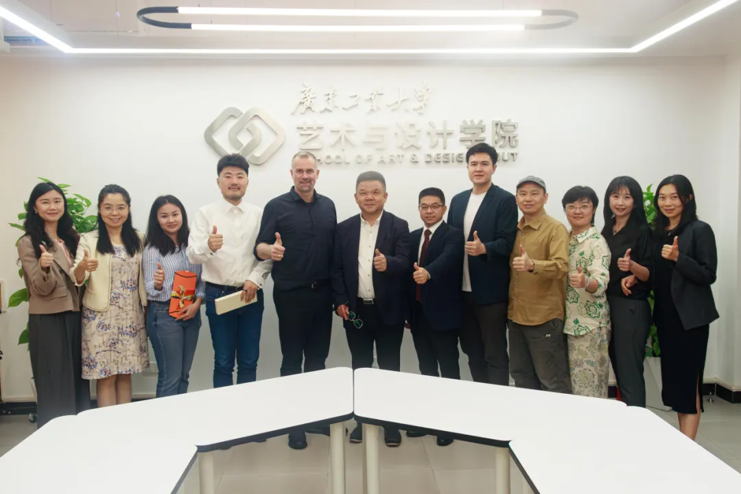 德国柏林媒体设计与计算机应用技术大学校长一行来访我院