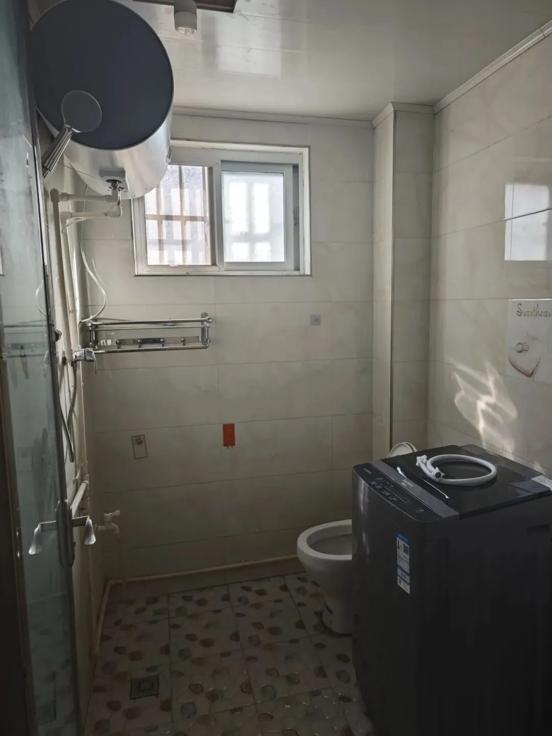 跳蚤市场【招合伙人、英语老师、会计、仓储文员、收银员、娱乐主播、花艺小姐姐、车库出租、滴滴招司机、古筝出售】