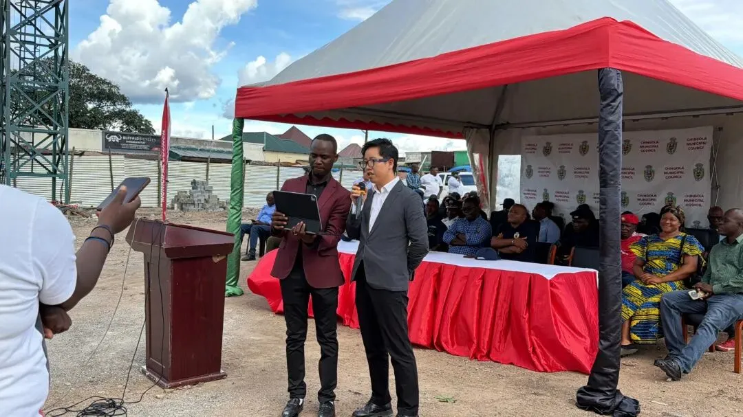 中铜公司捐建CHIWEMPALA市场公共厕所
