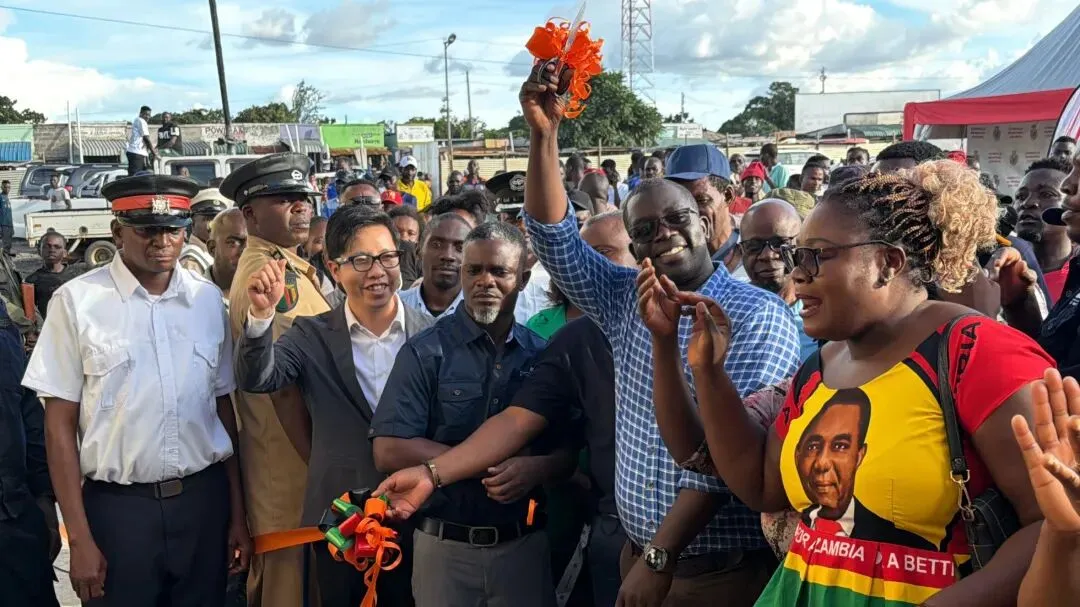 中铜公司捐建CHIWEMPALA市场公共厕所