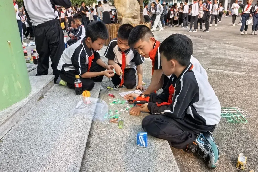 竹韵小集市,潜能大舞台——龙潭小学跳蚤市场欢乐开卖