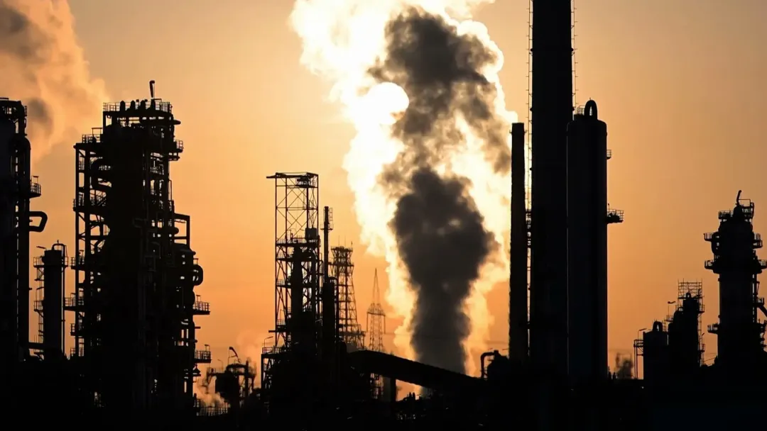 油价暴跌+股市狂飙!欧洲市场“全线翻绿”,背后暗流仍汹涌