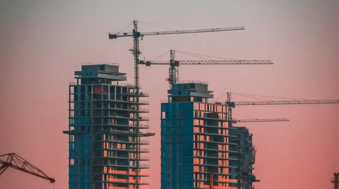 【史诗级断崖】大温楼花市场崩盘!销量暴跌 98%,3500 套新房滞销,开发商集体求救