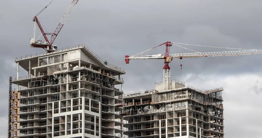 【史诗级断崖】大温楼花市场崩盘!销量暴跌 98%,3500 套新房滞销,开发商集体求救