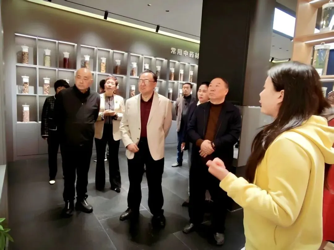 品牌赋能,共赢市场—味见汉中品牌公司、赤土岭文协赴衮雪公司考察调研