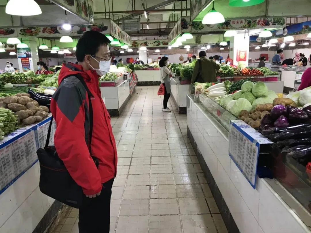 抗击疫情·基层故事|海口市市场监督管理局市场科科员廖建华