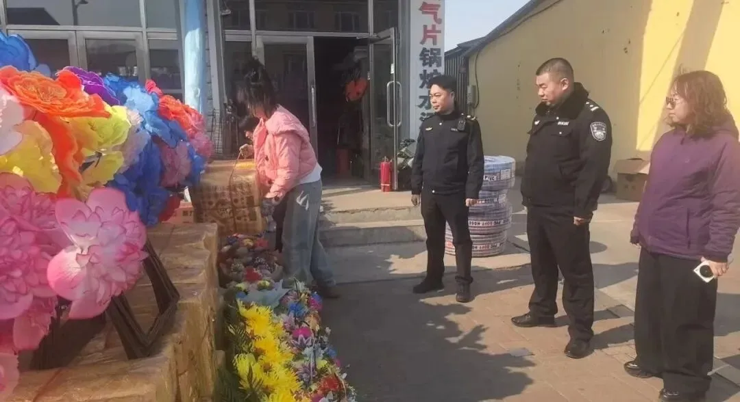 联合执法净市场 文明祭祀树新风