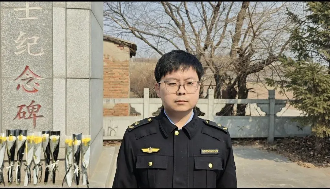 【清明】延吉市市场监督管理局组织开展“缅怀先烈守初心·实干担当树政绩”主题祭扫活动