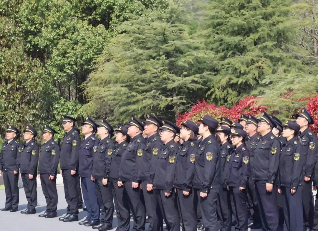 缅怀革命先烈 赓续红色血脉——区市场监督管理局开展祭奠英烈主题活动