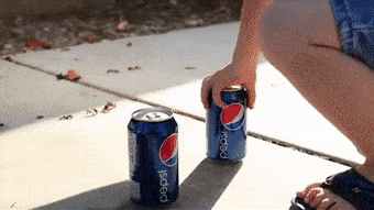 品牌营销丨百事VS可乐广告对决越看越上头