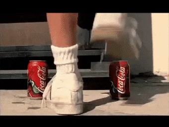 品牌营销丨百事VS可乐广告对决越看越上头