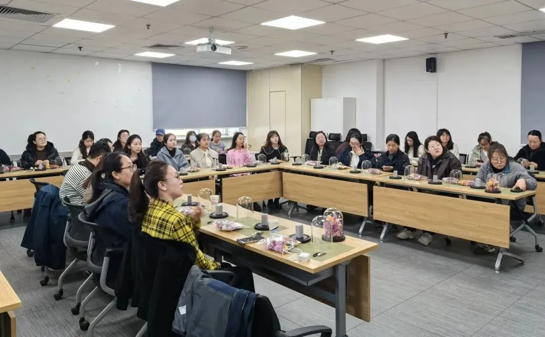 砺三十・志一流 | 营销巾帼绽芳华 巧手生花 茶话暖聚