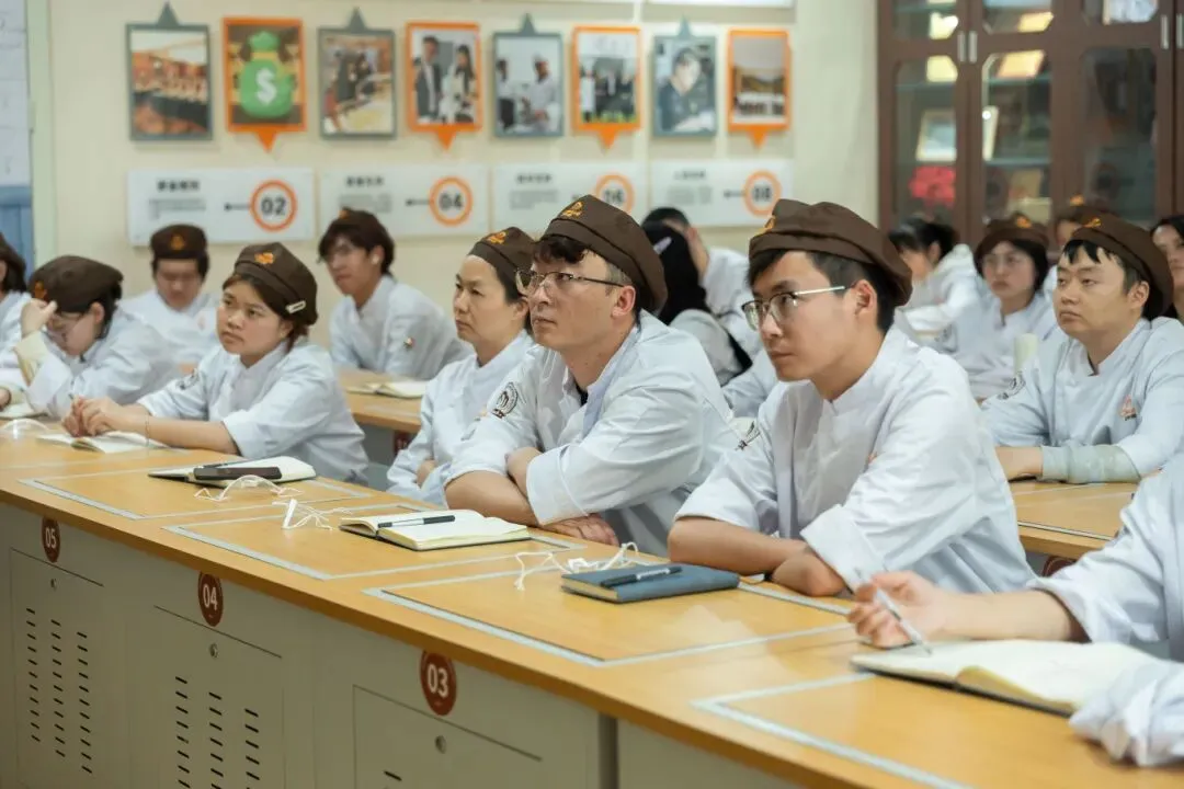 成都欧米奇创业营销课精彩回顾!2小时教你把AI变成你的全能合伙人,让创业更高效!