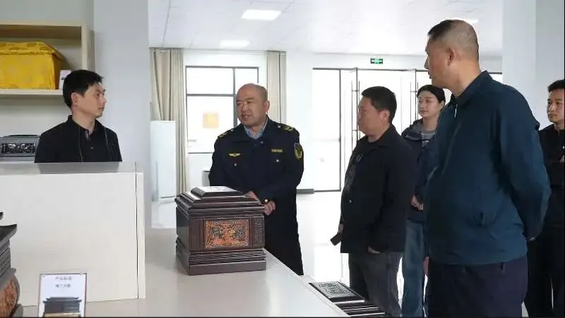联合出击 规范殡葬市场秩序丨罗田县市场监管局联合县民政局开展清明节前殡葬领域专项检查