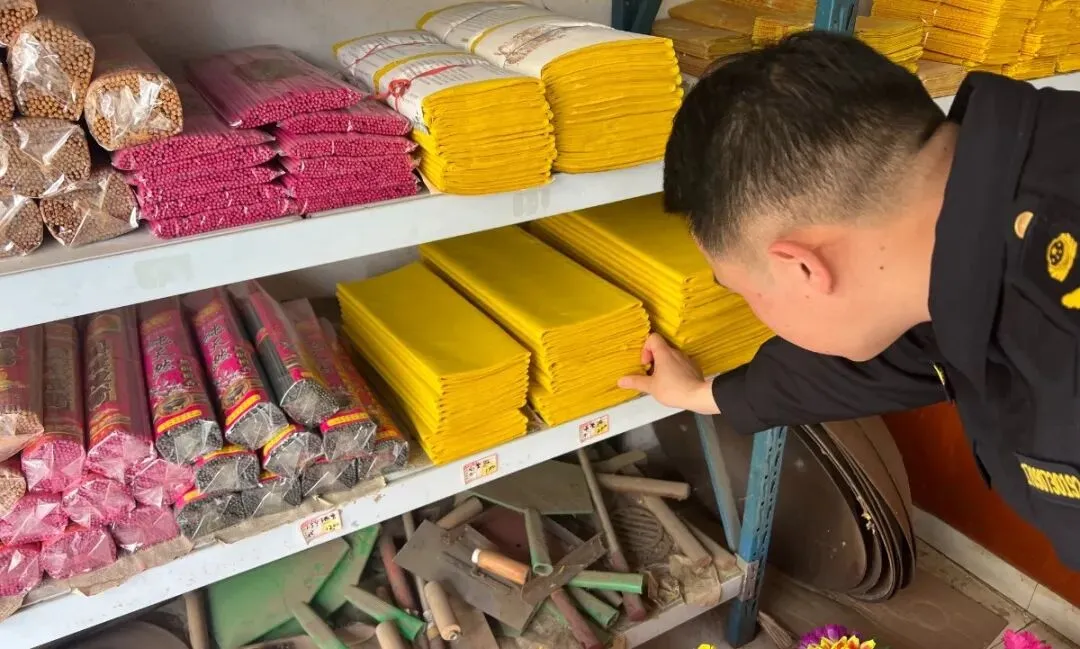 联合出击 规范殡葬市场秩序丨罗田县市场监管局联合县民政局开展清明节前殡葬领域专项检查