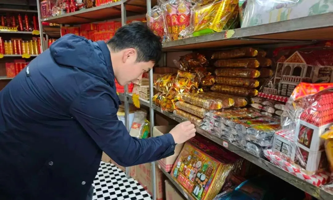 联合出击 规范殡葬市场秩序丨罗田县市场监管局联合县民政局开展清明节前殡葬领域专项检查