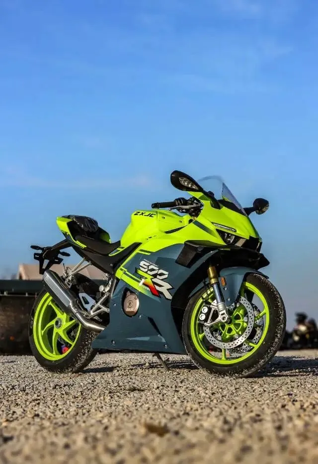 营销费不足10万却刷屏全网?张雪机车的爆品密码简直太好懂!