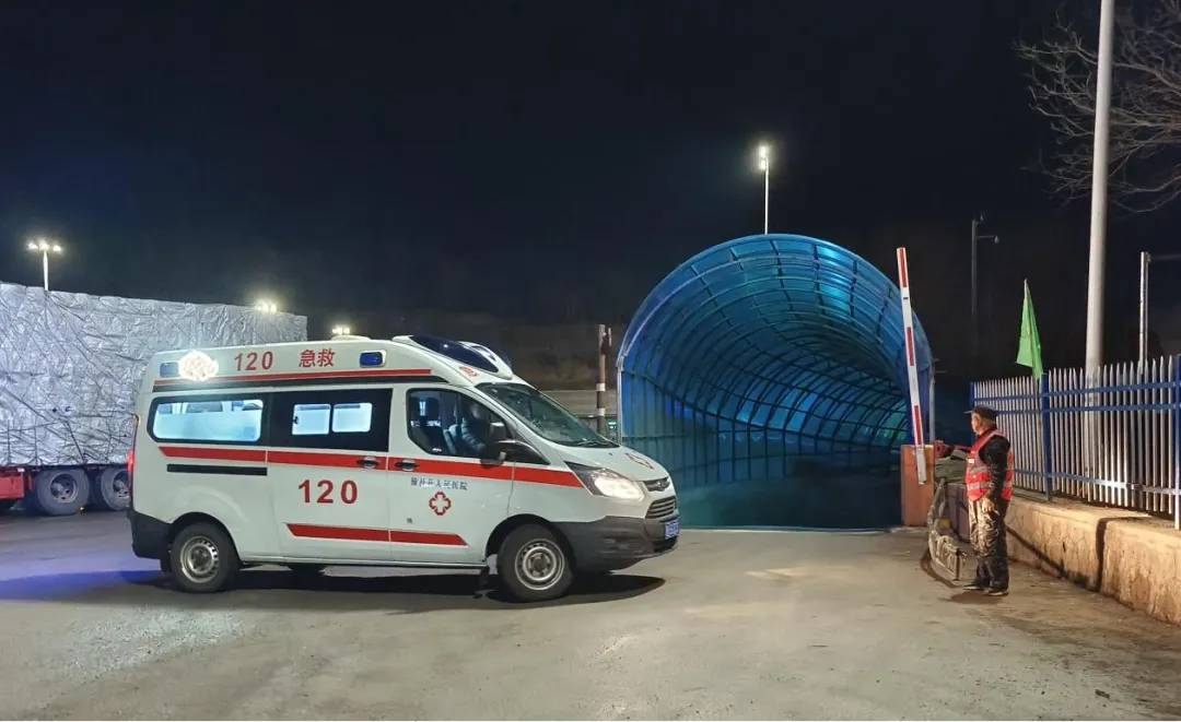 【山西市场导报】云竹湖服务区:紧急救助显速度 温情守护见担当