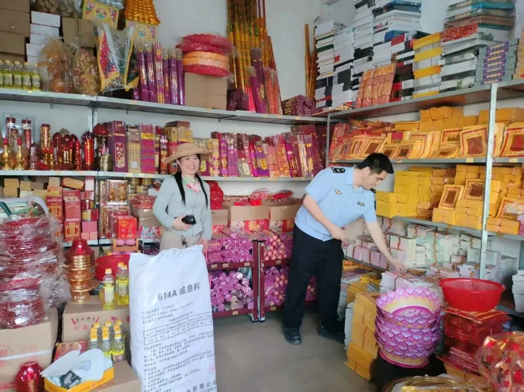 琼中黎族苗族自治县市场监督管理局开展清明节前殡葬行业检查