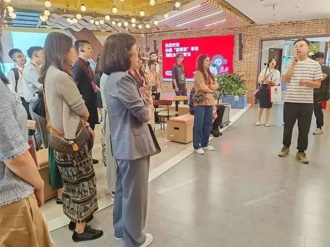 走进小红书参观学习数智化营销|解码 3 亿月活背后的种草密码,打造自来水式内容增长,参观小红书预约通道