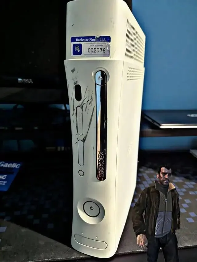 跳蚤市场淘到的旧Xbox,藏着《GTA4》的未公开数据