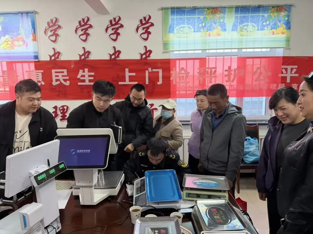 第九师白杨市市场监督管理局上门服务进一六一团 便民举措暖民心