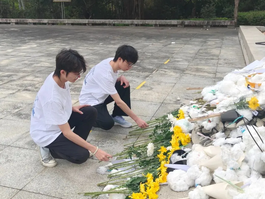 计信资讯 | 我院2025级计算机科学与技术第二团支部开展“缅怀革命先烈,传承红色薪火”主题团日活动