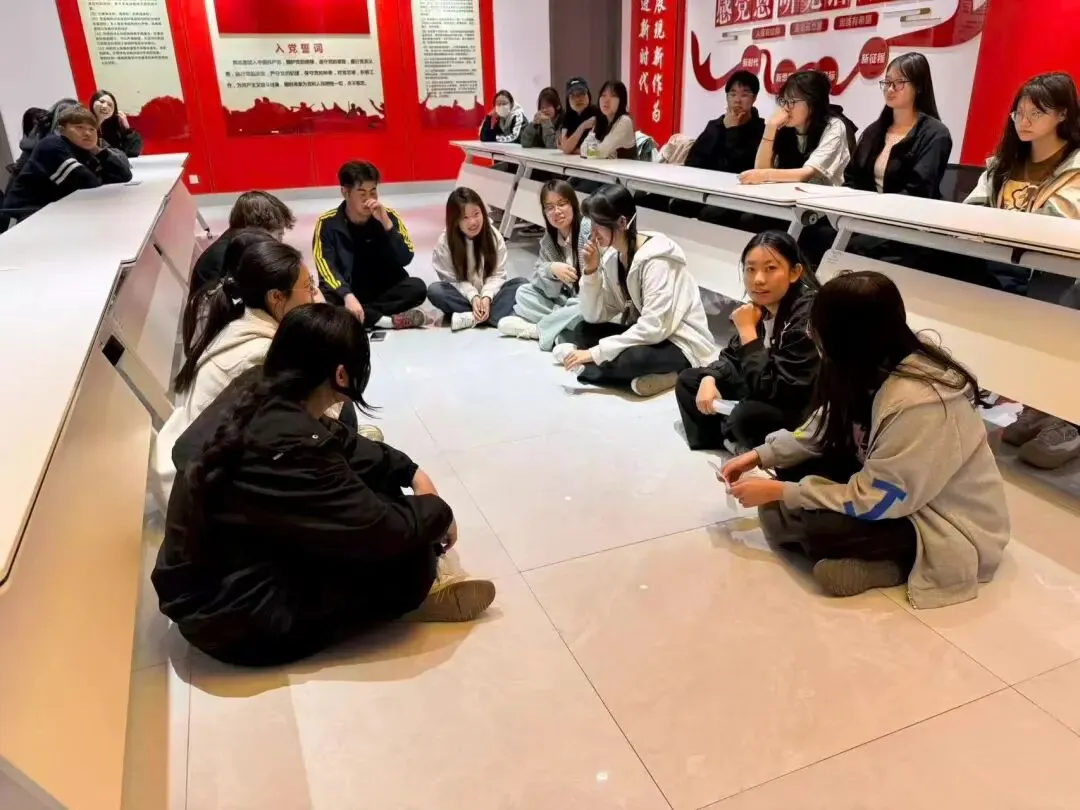 学院计算机技术系成功举办了以“趣味推理,凝聚团队”为主题的“谁是卧底”活动