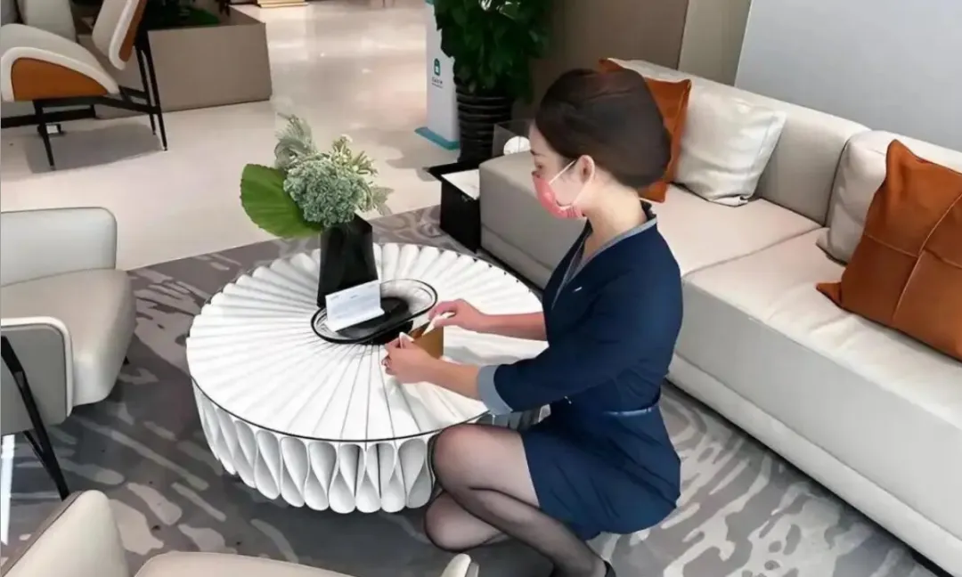 最近,我发现了二手房市场一个奇怪的现象