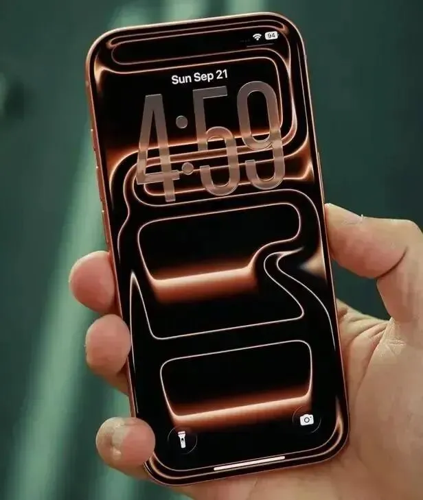 手机市场缩到四款真旗舰,参数战停了,体验成硬指标,用户终于不用再猜哪台不翻车