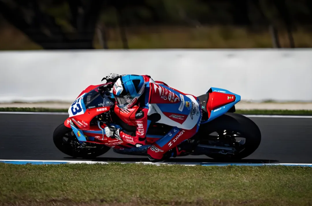 押宝张雪机车,东鹏赢麻了的背后,是整个营销圈的 “没活”