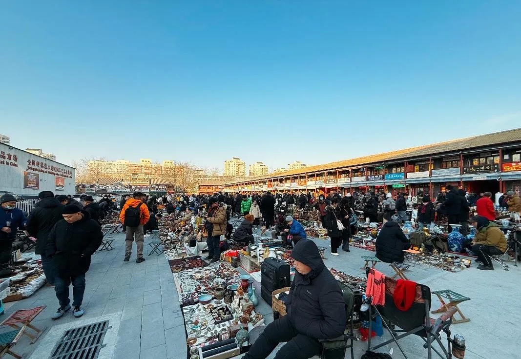 热胡辣汤+塑料袋=?旧货市场早餐摊的这波操作,看完整个人都不好了