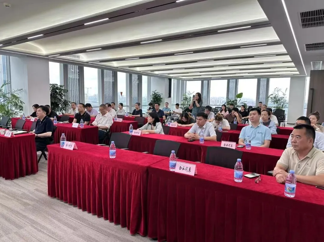 干货满满!三期微讲堂教透营销招商 ——丰翔公司开展《营销管理与招商接待洽谈》讲座培训