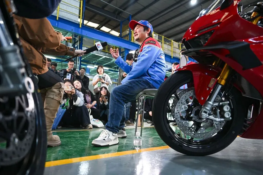 年营销费不到10万,WSBK双连冠碾压杜卡迪:张雪做对了什么?