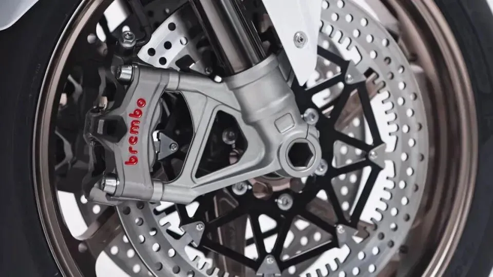 年营销费不到10万,WSBK双连冠碾压杜卡迪:张雪做对了什么?