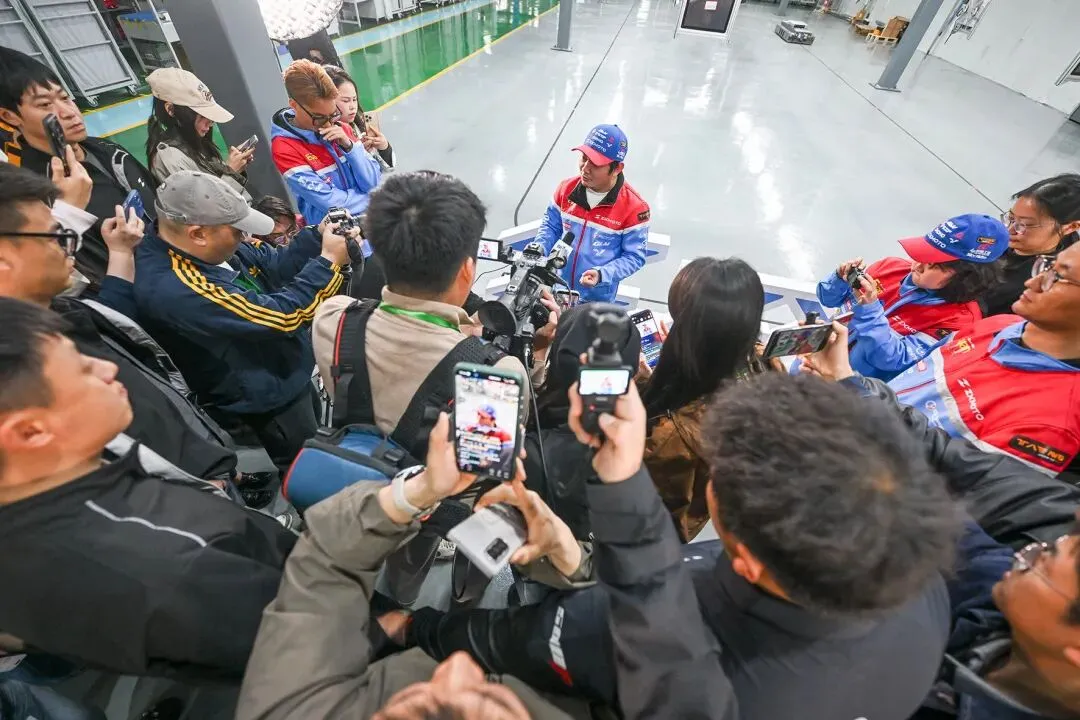 年营销费不到10万,WSBK双连冠碾压杜卡迪:张雪做对了什么?