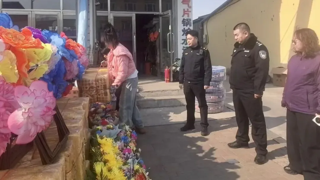联合执法净市场 文明祭祀树新风——县城管大队开展清明祭祀专项检查