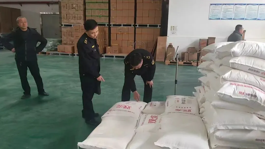 县市场监管局开展“校园餐”食材配送单位检查,筑牢师生食品安全防线