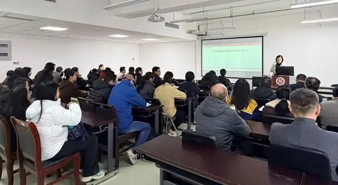 市场营销教研室召开学业指导与专业建设专题教研活动