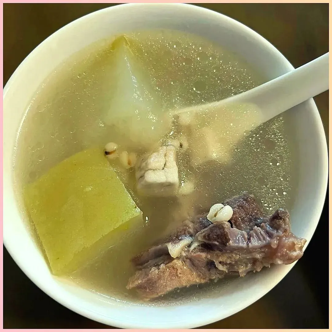 腰酸腿疼别硬扛!这4种菜市场常见的食物,这样吃关节舒服了,上下楼再也不发愁