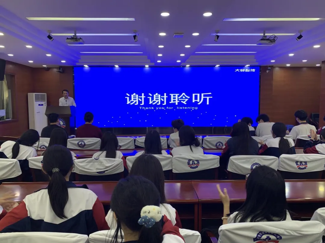 我校商务日语专业举行“海外营销TikTok直播电商”校企共育宣讲会