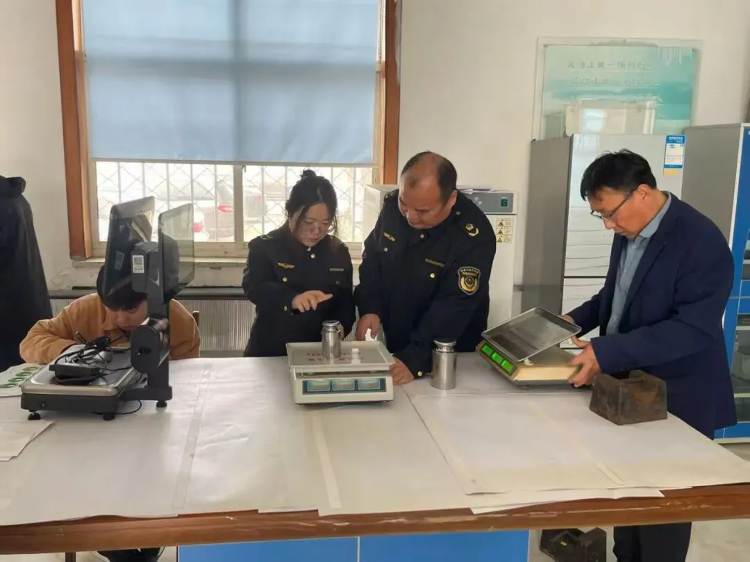基层动态|荣成市市场监管局东山所开展计量检定服务