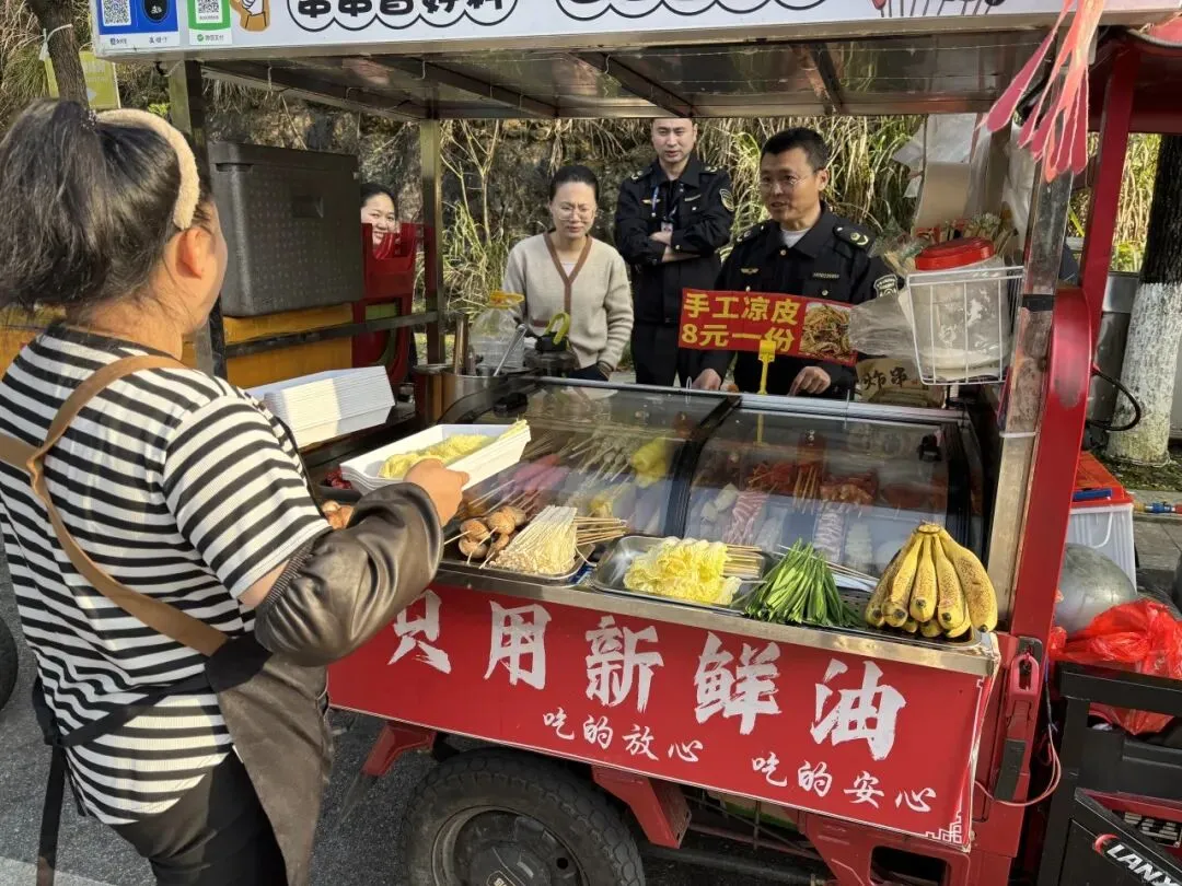 东乡区文广旅局开展交通和公共场所市场秩序整治及清明节前安全生产检查