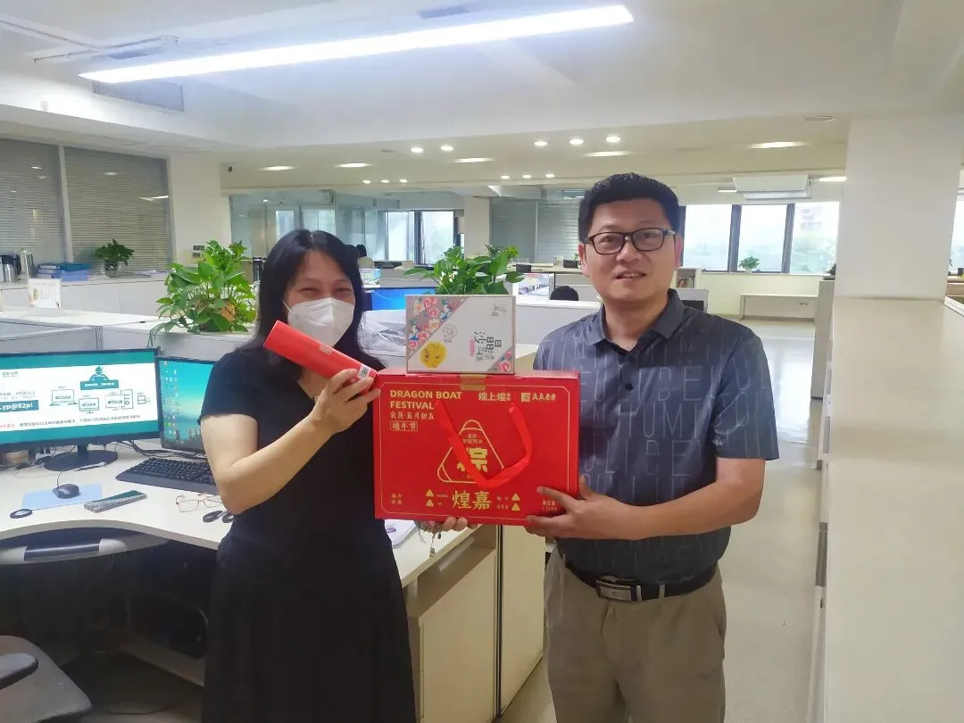 营销服务中心:暖心关怀 筑梦学子——开展中高考慰问及心理辅导